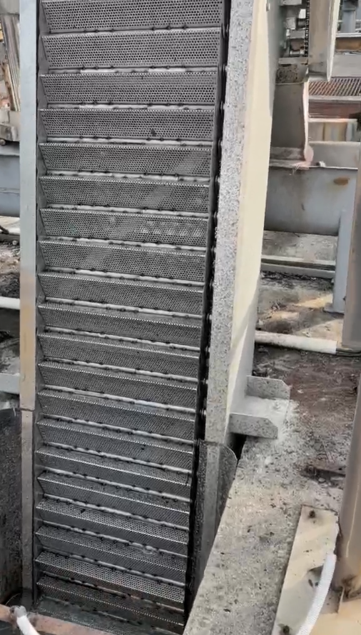 精準截污 智護清澄 | 山東地衛環保網板式格柵清污機，筑牢污水治理第一道防線